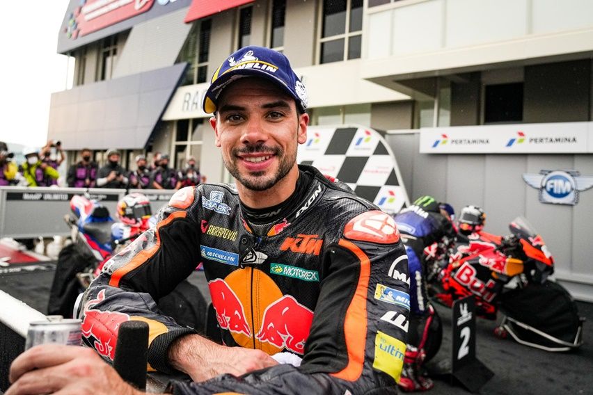 Menang di MotoGP Mandalika, Miguel Oliveira Dedikasikan untuk Putrinya dan Staf Hotel Lombok Menang di MotoGP Mandalika, Miguel Oliveira Dedikasikan untuk Putrinya dan Staf Hotel Lombok
