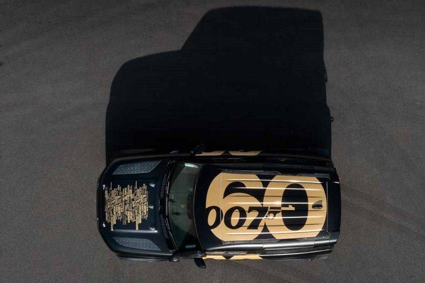 Land Rover Defender 90 with 007 livery 