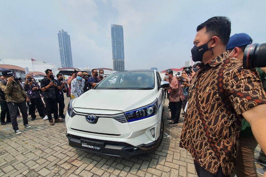 Kijang Innova EV