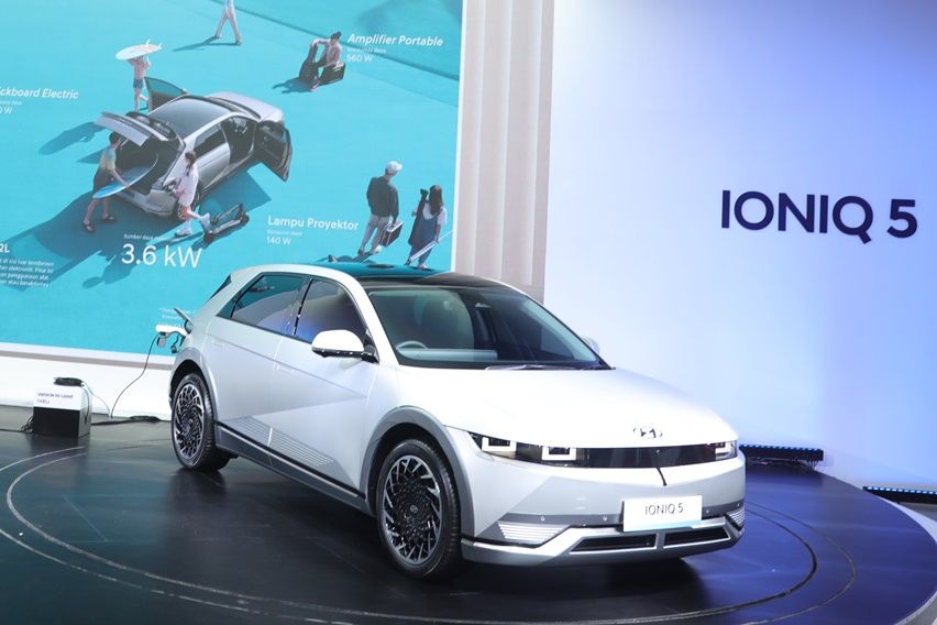 IIMS Hybrid 2022: Hyundai Ioniq 5 Meluncur dan Bisa Dipesan, Harga Belum Diungkap IIMS Hybrid 2022: Hyundai Ioniq 5 Meluncur dan Bisa Dipesan, Harga Belum Diungkap