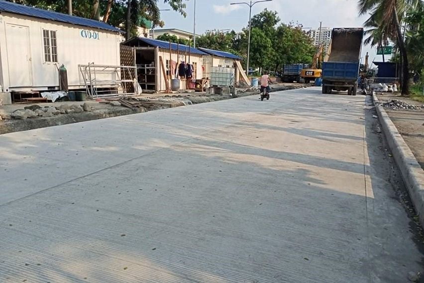 DPWH opens Roxas Blvd-Libertad southbound; northbound to undergo repair Roxas Blvd. near Libertad pumping station