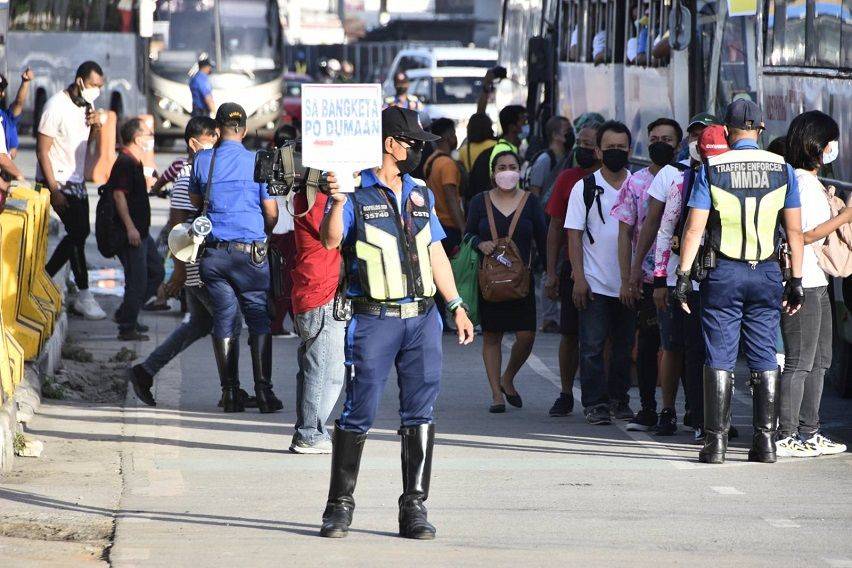 MMDA's Libreng Sakay along Commonwealth-Litex stretch