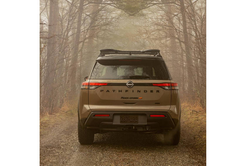2023-nissan-pathfinder-rock-creek-2