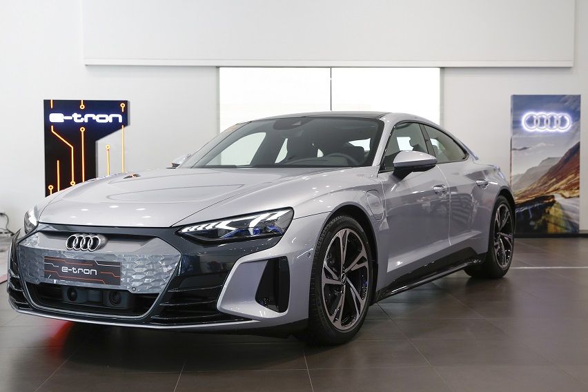 Audi wins World Performance Car title anew Audi wins World Performance Car title anew