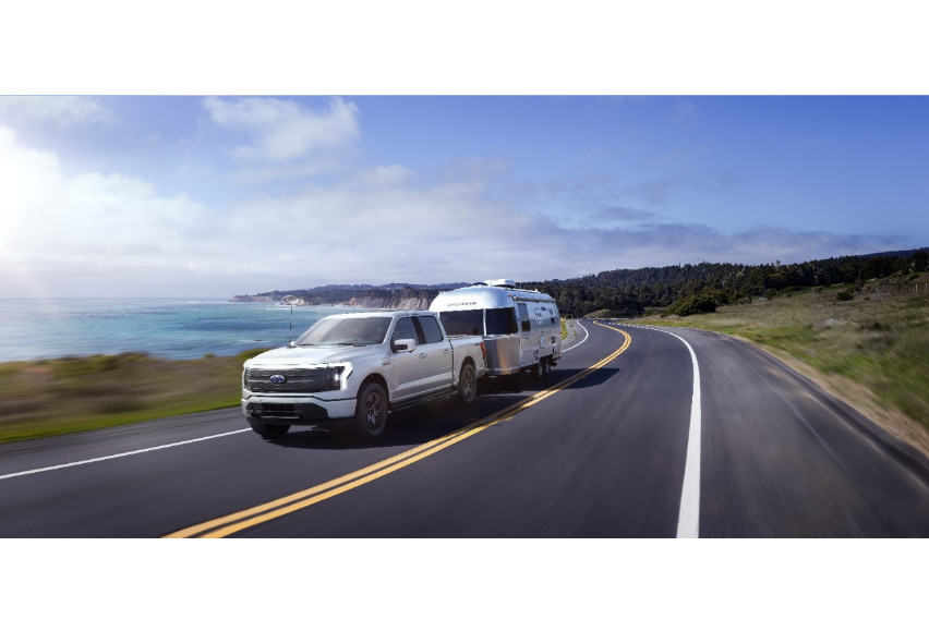 Ford F-150 Lightning gets intelligent towing system ford-f-150-lightning-towing