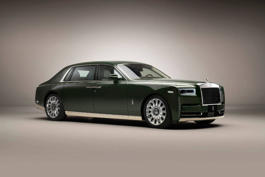 Driven: 2021 Rolls-Royce Ghost Extended Is a Baby Phantom With Big  Ambitions - autoevolution