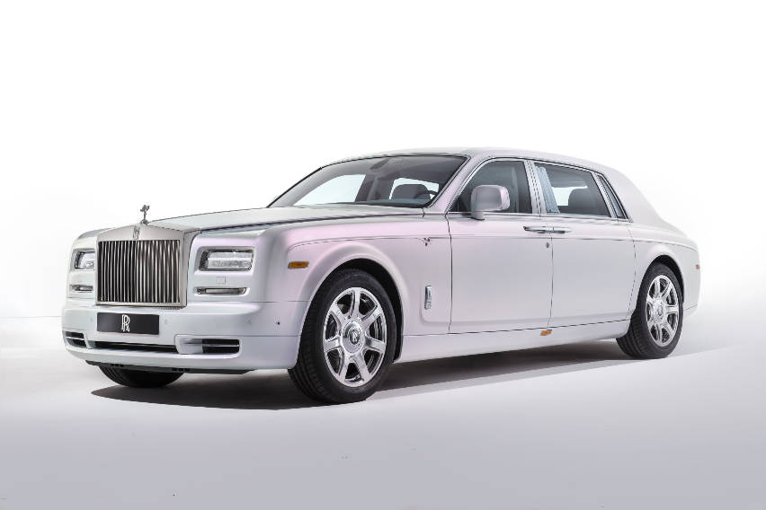 Driven: 2021 Rolls-Royce Ghost Extended Is a Baby Phantom With Big  Ambitions - autoevolution