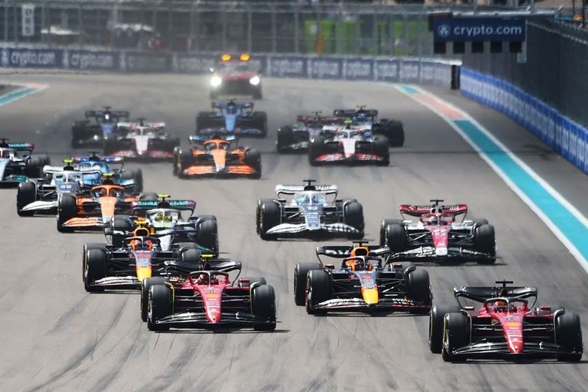 Kalahkan Duet Ferrari, Max Verstappen Menjuarai GP Miami Kalahkan Duet Ferrari, Max Verstappen Menjuarai GP Miami