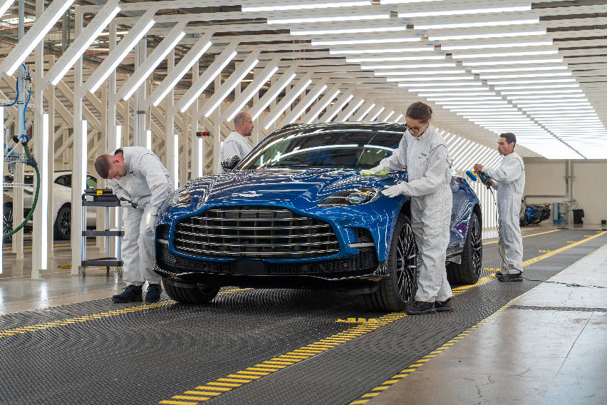 aston-martin-dbx707-delivery-1