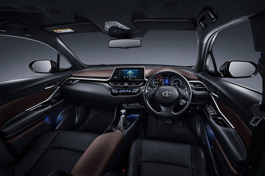 Interior C-HR Hybrid TSS