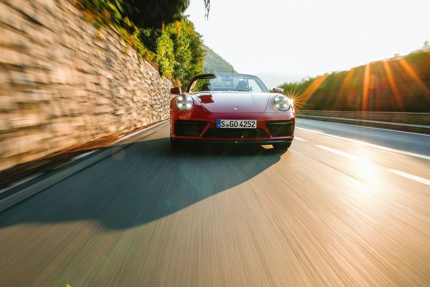 11 Reasons Why Your Car's Losing Fuel Fast