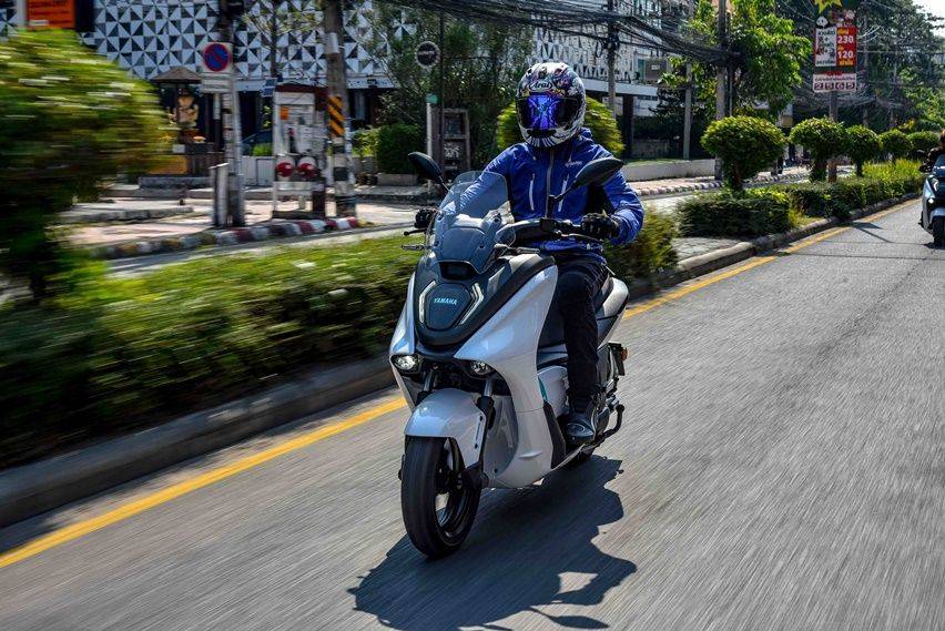 Yamaha E01 test