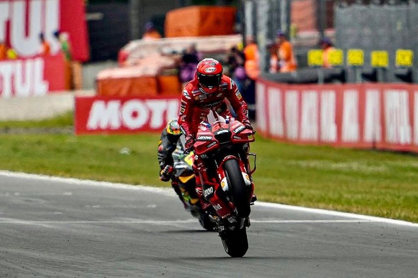 MotoGP Assen: Bagnaia Tanpa Kesalahan, Bezzecchi dan Vinales Naik Podium MotoGP Assen: Bagnaia Tanpa Kesalahan, Bezzecchi dan Vinales Naik Podium