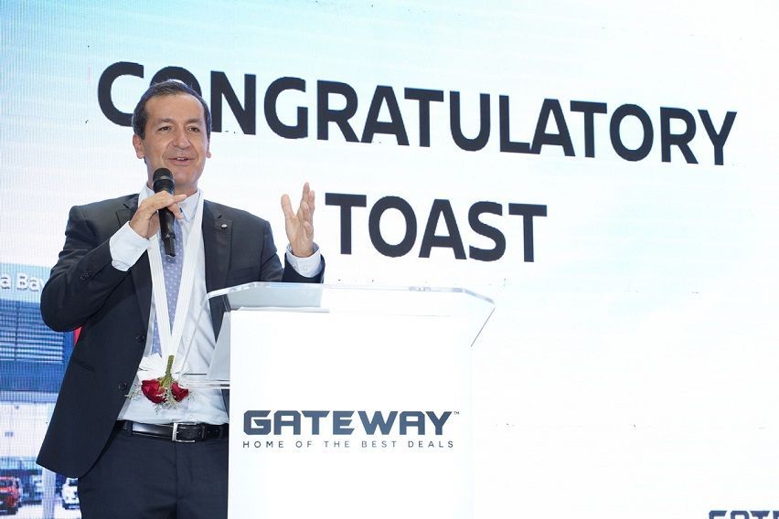 Juan Manuel Hoyos at Nissan Manila Bay inauguration