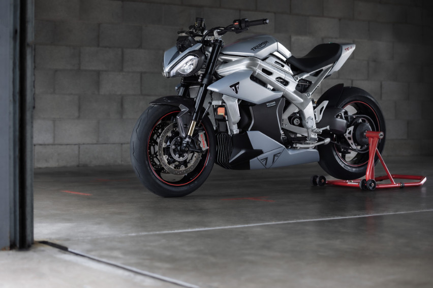 Triumph announces completion of 172hp Helix SIMI-powered TE-1 electric motorcycle Triumph announces completion of 172hp Helix SIMI-powered TE-1 electric motorcycle