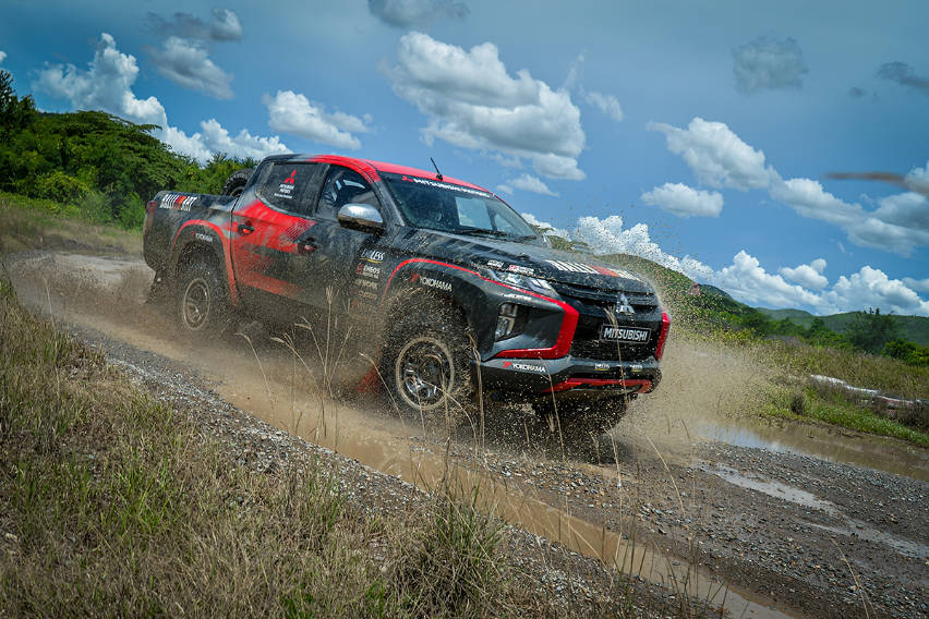 mitsubishi-triton-rally-car-1