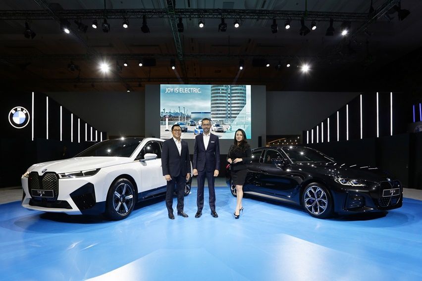 GIIAS 2022: BMW Rilis 2 Mobil Listrik dan 2 Model Penyegaran