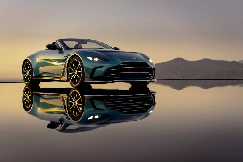 Aston Martin introduces new V12 Vantage Roadster