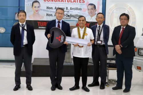 Mitsubishi PH turns over L300 units Santa Rosa LGU