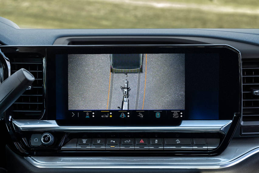 2024 chevrolet silverado interior 2