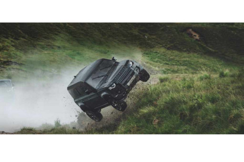 ‘No Time to Die’ Land Rover Defender cars raise over P23-M at auction