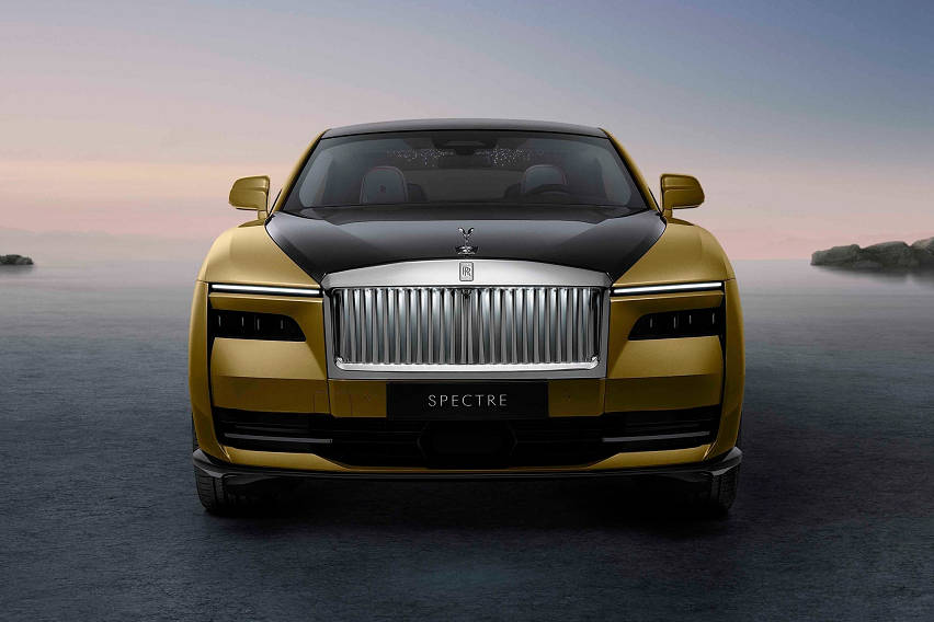 rolls-royce spectre ev 1