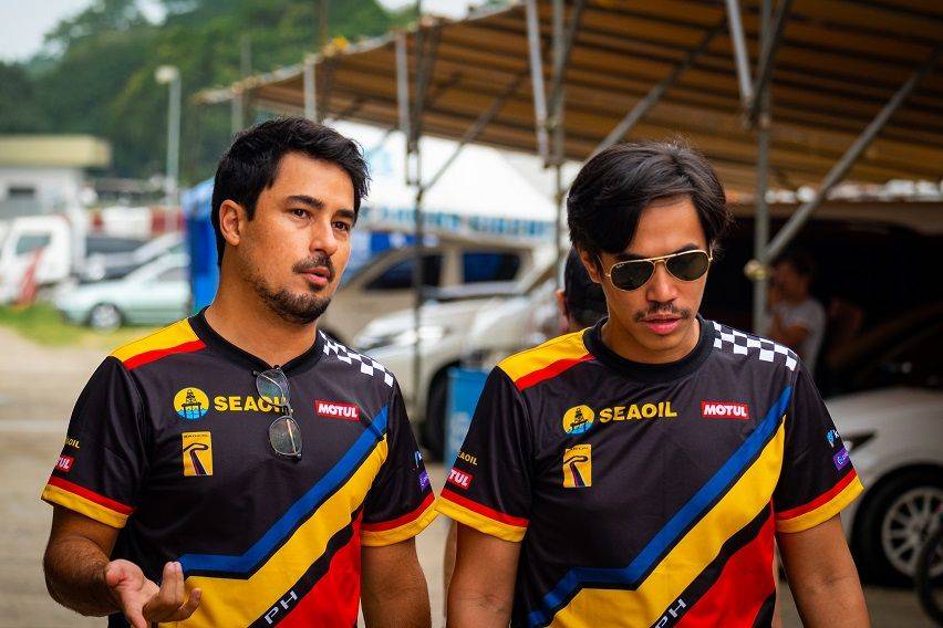 (From L-R) Race Director Marlon Stockinger and Marketing Director Enrique Hormillo