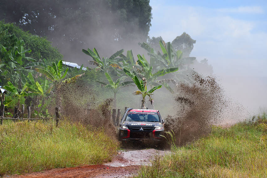 team mitsubishi ralliart 4