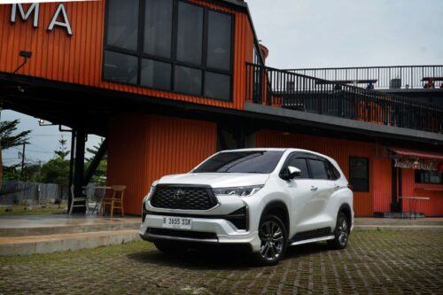 Mau Kredit Toyota Kijang Innova Zenix Hybrid Baru, Simak Cicilannya