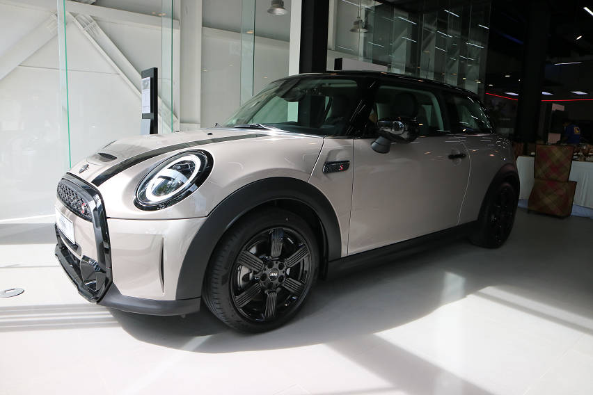 Mini PH inaugurates new dealership in BGC