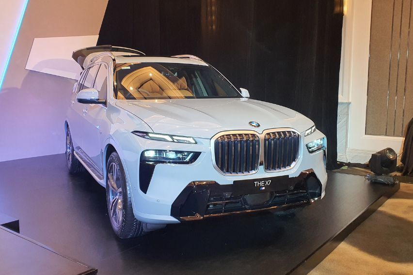 BMW X7 Terbaru Resmi Meluncur di Indonesia