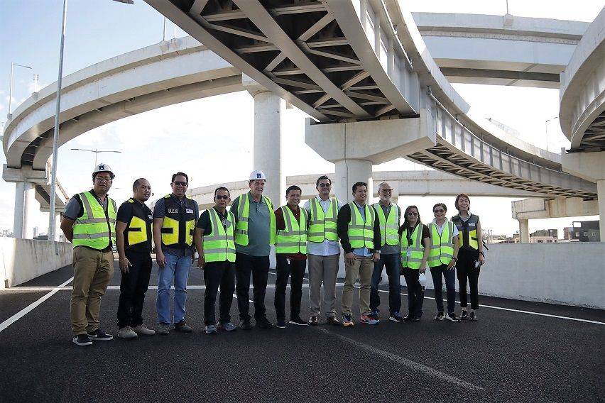 Officials of DOTr, LTO, TRB, MPTC-NLEX, DMCI