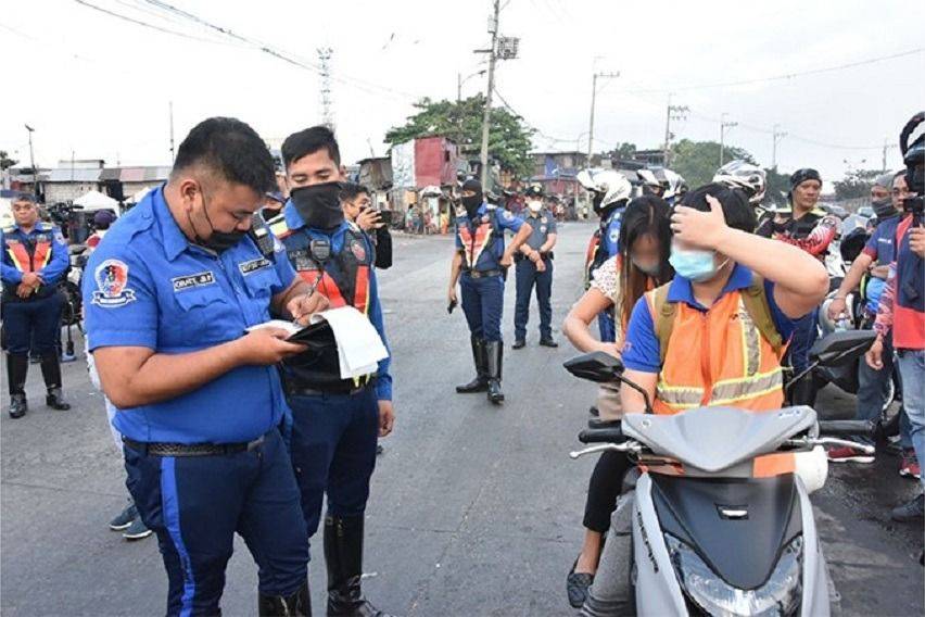 MMDA clearing ops in R10, Manila