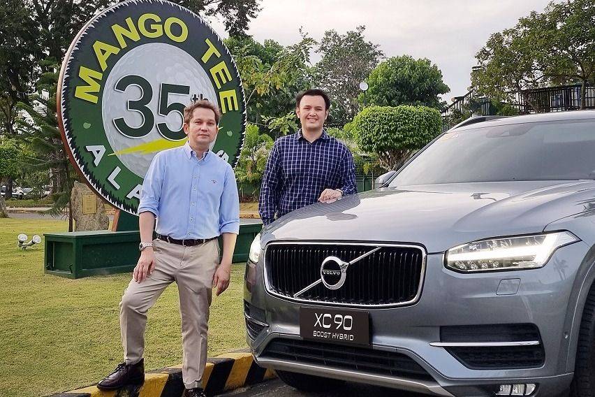 Volvo PH President and CEO Atty. Alberto Arcilla and Executive Marketing Director Chris Yu 