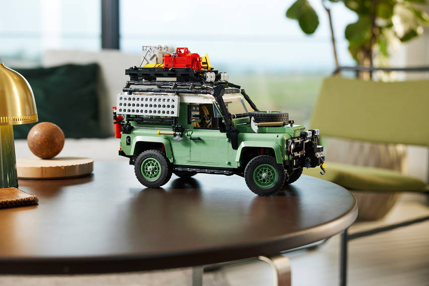 lego defender 90 2