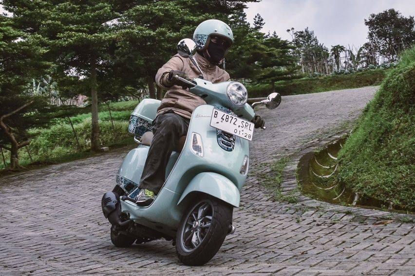 Review Vespa LX 125 i-Get