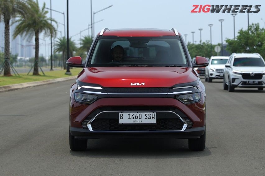 All New Kia Carens 1.5, Tetap Akomodatif Meski Jadi SUV All New Kia Carens 1.5, Tetap Akomodatif Meski Jadi SUV