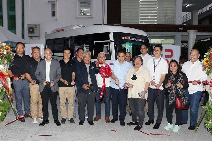 Isuzu PUV Presentation Photo