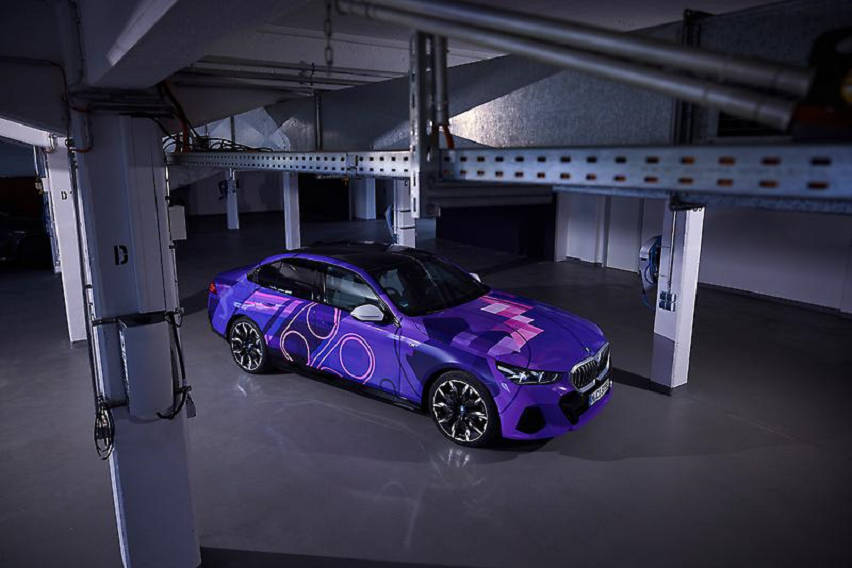 5 series sedan in gaming wrap