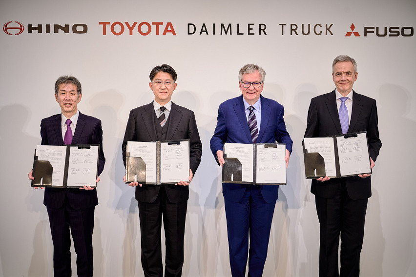 Fuso to merge with Hino mitsu fuso hino merging