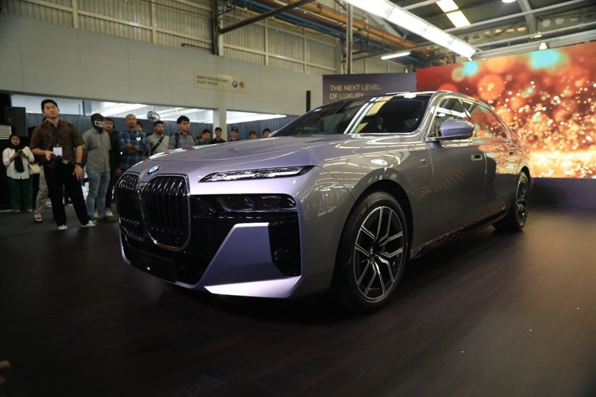 BMW 7 Series Terbaru Meluncur dan Langsung Dirakit Lokal BMW 7 Series Terbaru Meluncur dan Langsung Dirakit Lokal