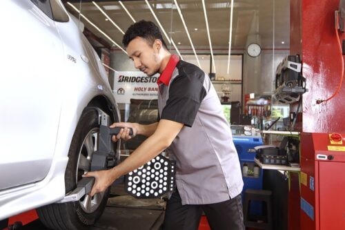 Pentingnya Memperhatikan Kondisi Ban Sebelum Perjalanan Jauh Pentingnya Memperhatikan Kondisi Ban Sebelum Perjalanan Jauh