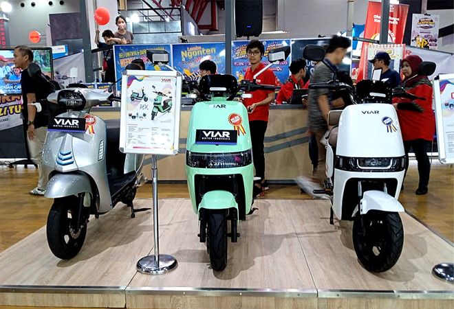 Bentuk Mirip Vespa Sprint, Viar EV1 Dijual Cuma Belasan Juta di Jakarta Fair 2023 Bentuk Mirip Vespa Sprint, Viar EV1 Dijual Cuma Belasan Juta di Jakarta Fair 2023