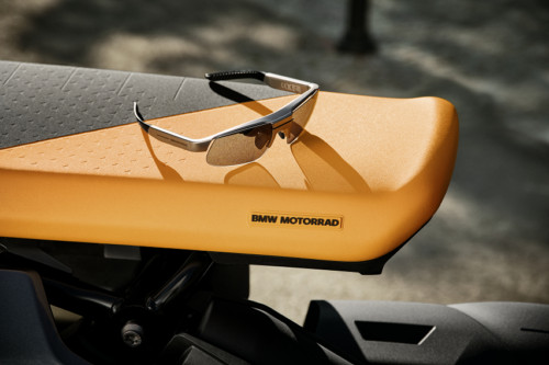 BMW Motorrad unboxes ‘scouter-like’ smartglasses BMW Motorrad unboxes ‘scouter-like’ smartglasses