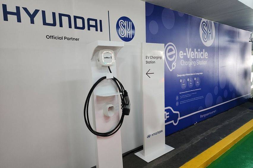 Hyundai x SM charging station