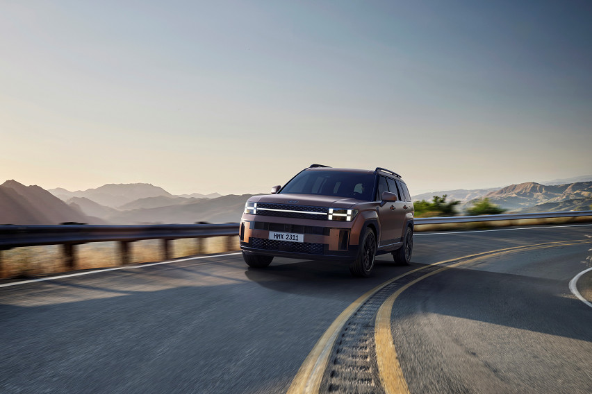Hyundai beefs up Santa Fe Hyundai beefs up Santa Fe
