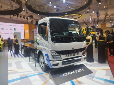 Generasi Terbaru Mitsubishi Fuso eCanter Dipajang di GIIAS 2023 Generasi Terbaru Mitsubishi Fuso eCanter Dipajang di GIIAS 2023