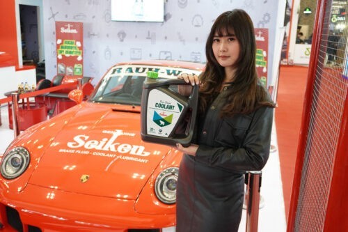 Seiken Kini Punya Radiator Coolant Kemasan Baru dan Pajang Porsche RWB Seiken Kini Punya Radiator Coolant Kemasan Baru dan Pajang Porsche RWB