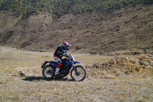 Yamaha Beri Kiat-kiat Terabasan Bersama WR 155 R di Atas Pasir dan Perbukitan