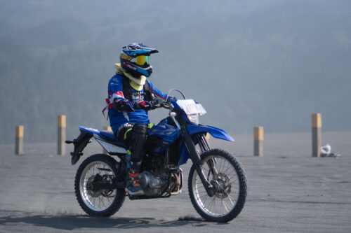 Pasang Aksesori Ini, Terabasan Pakai Yamaha WR 155 R Jadi Kian Mudah